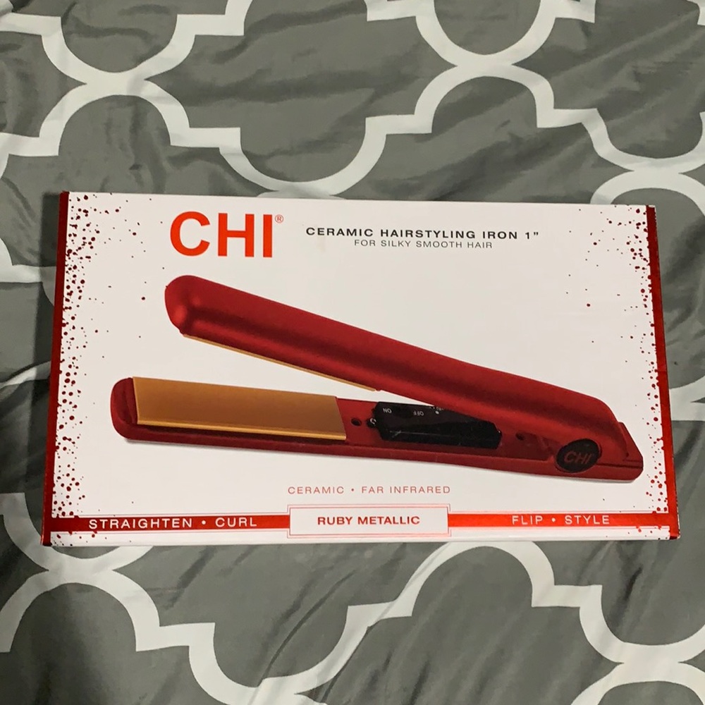 Chi - hair straightener. Ceramic hair styling tool. (New)
